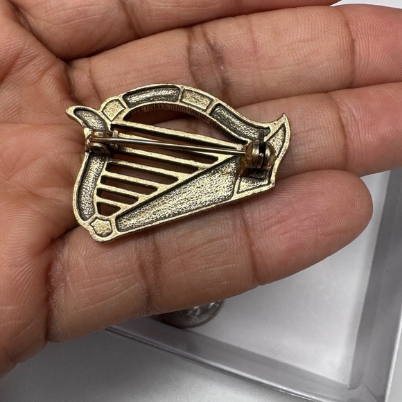 Vintage Gold Tone Celtic Harp with Multicolor Shape Rhinestones Pin Brooch - Picture 5 of 5